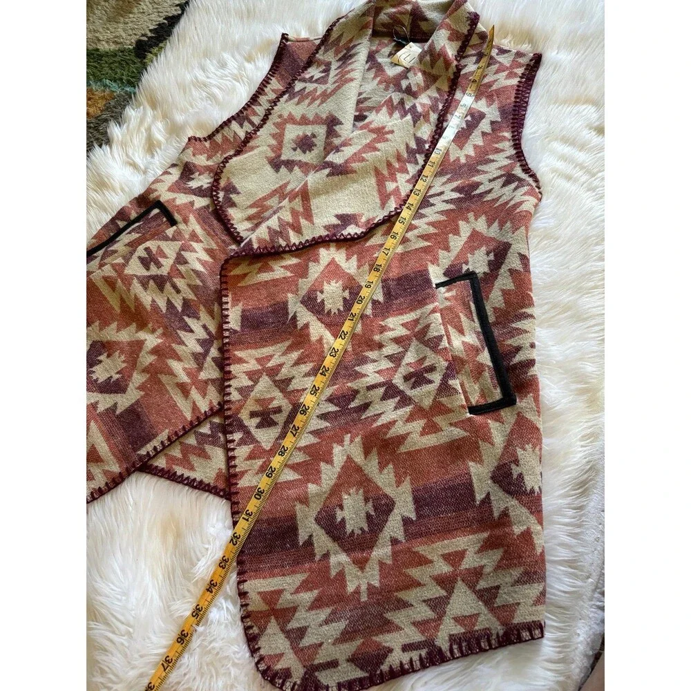 Aztec boho Vest - Picture 8 of 10